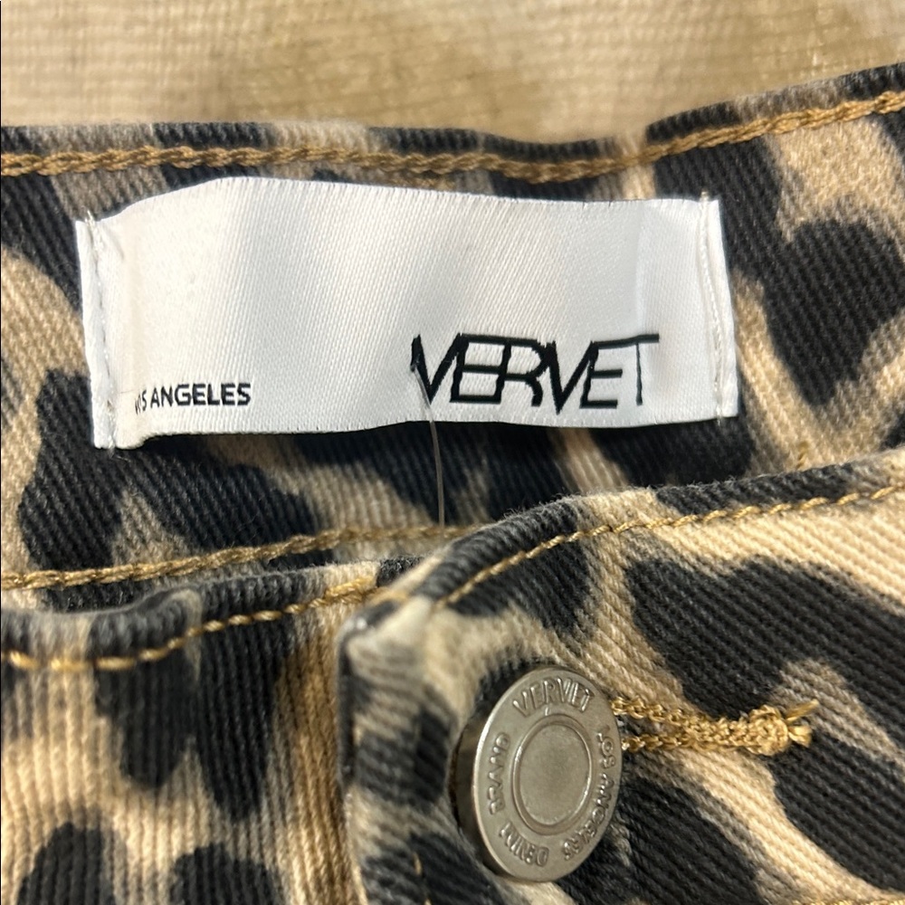 Leopard Print Barrel Leg Jeans - Vervet - Picture 4 of 5